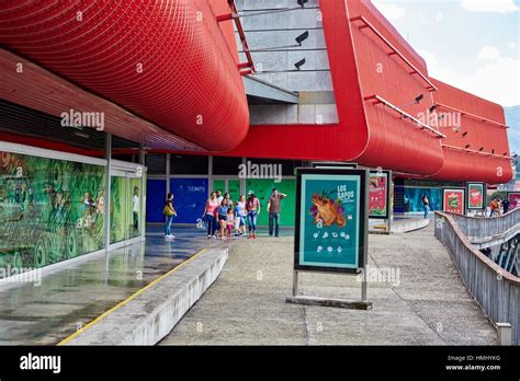  Parque Explora: Uma Jornada Interativa pela Ciência e Imaginação em Medellín!