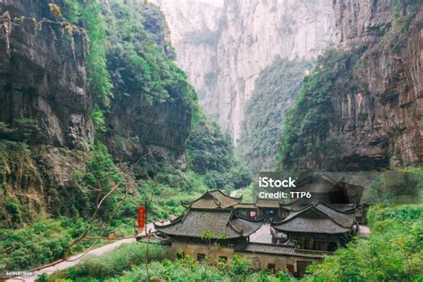 A Antiga Ponte de Wulong! Uma Obra-Prima Histórica sobre o Rio Yangtzé!