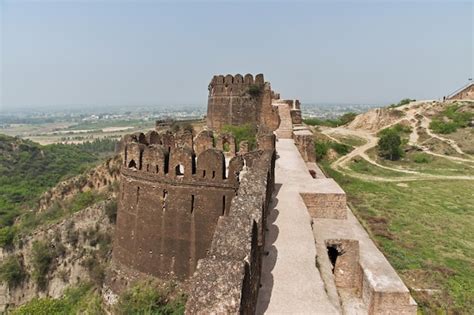 A Deslumbrante Fortaleza de Rohtas! Um Tesouro Arquitetônico Escondido na Região de Punjab