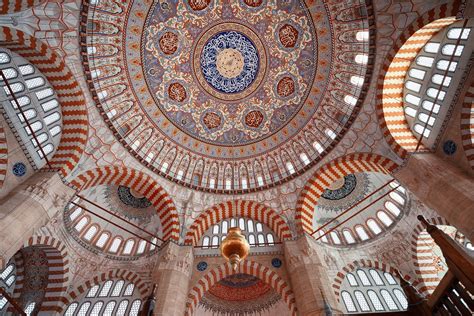 A Mesquita Yeni Vali: Uma Jóia Escondida de Arquitetura Otomana em Denizli!