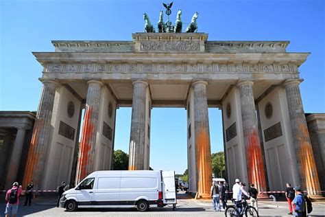  A Porta de Brandemburgo: Um Ícone da História e Uma Janela para o Futuro!