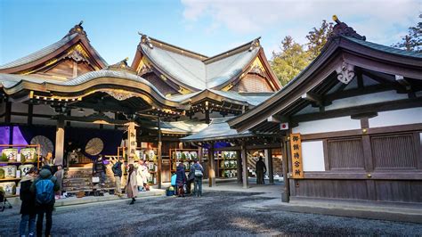 あつた蓬莱軒 本店 神宮店 どっち、迷ったらまずは歴史を感じる本店へ