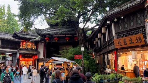  Jinli Old Street: Uma Jornada Vibrante Através da História e Cultura de Chengdu!