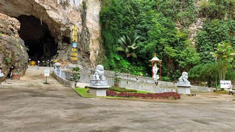 Kek Lok Tong: Uma Caverna Sagrada Embrenhada em um Jardim Tropical!