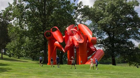 Parque de Esculturas de Keyuan! Um Oásis de Arte e Beleza no Coração da Cidade