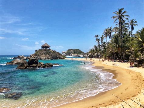 Parque Tayrona: Uma Jóia Esmeralda em Meio ao Oceano e à Floresta Tropical!