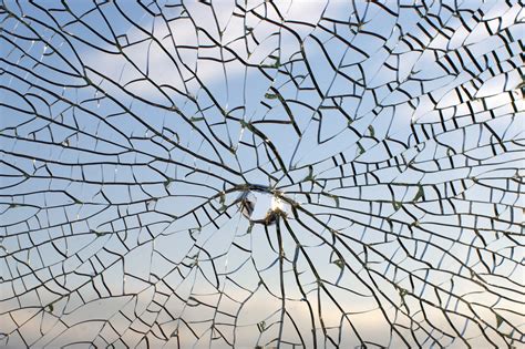 What is Breakaway Glass Made Of and Why Does It Shatter So Dramatically?